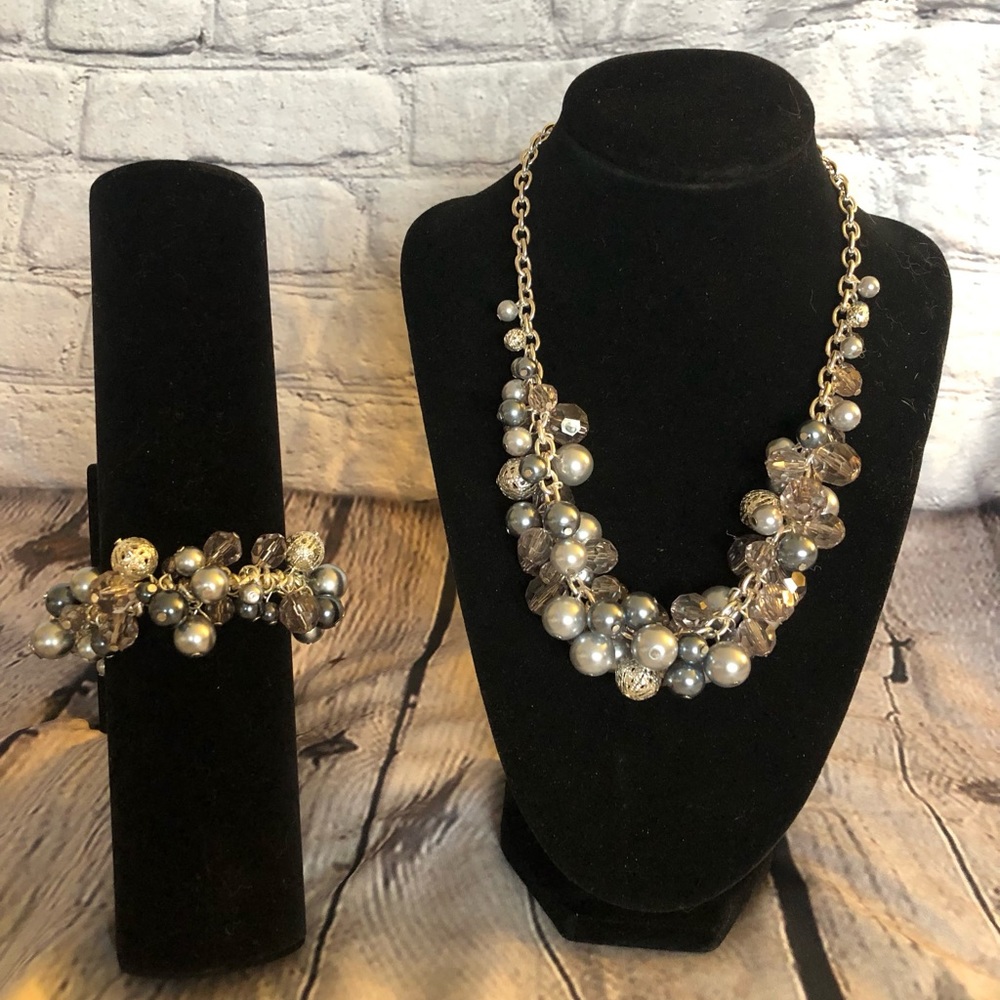 Premier Designs- Necklace and Stretch Bracelet Set